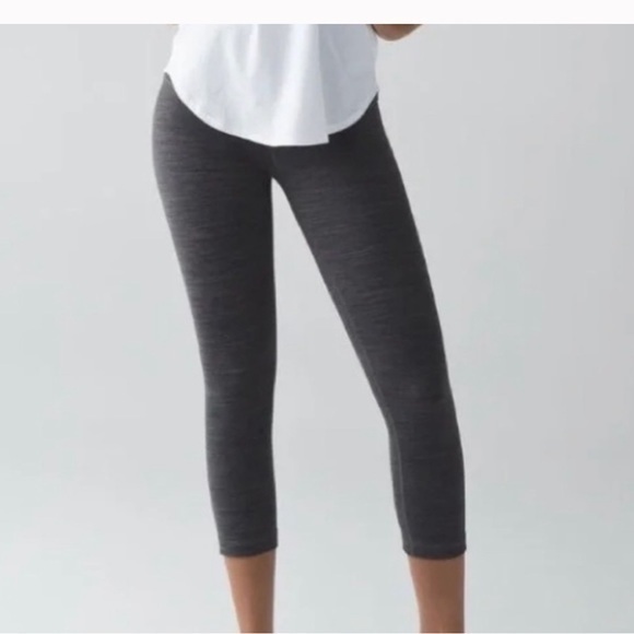 Lululemon Wunder Under Crop (Hi-Rise) - Picture 1 of 4